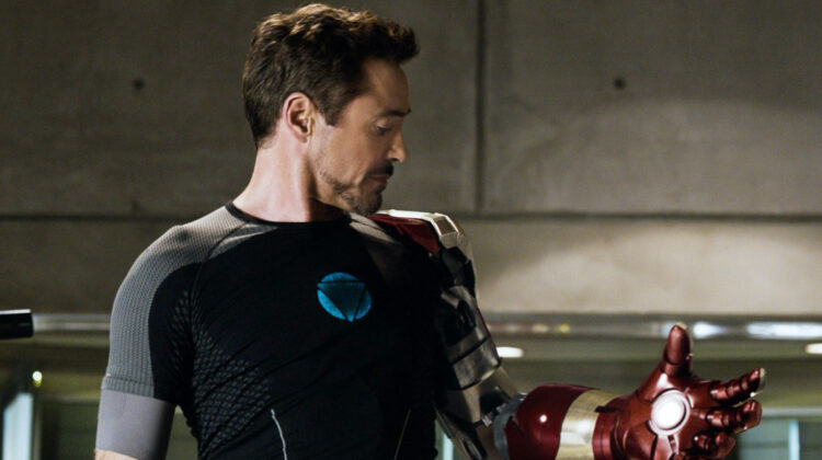 Robert Downey Jr. inventou toda uma ‘linguagem’ para invocar o traje do Homem de Ferro